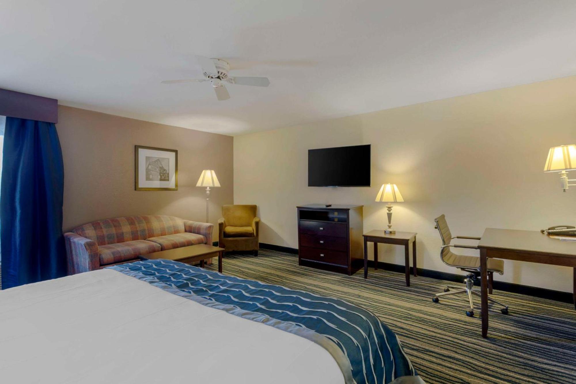 Comfort Inn & Suites Brentwood Exterior photo